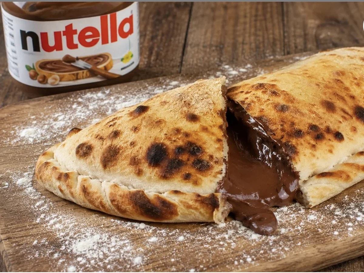 Calzone nutella 🍫 - plat du restaurant italien LE 55 à Suresnes